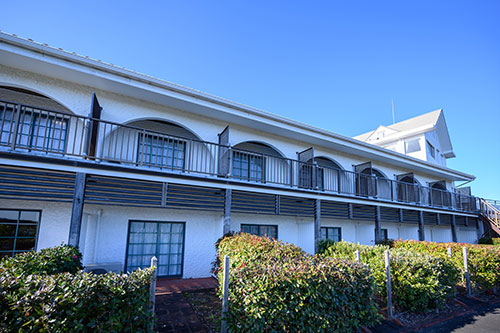 テラス、ベランダのある棟