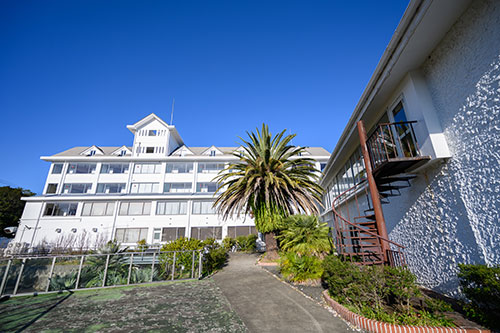 ガーデンサイドからの外観